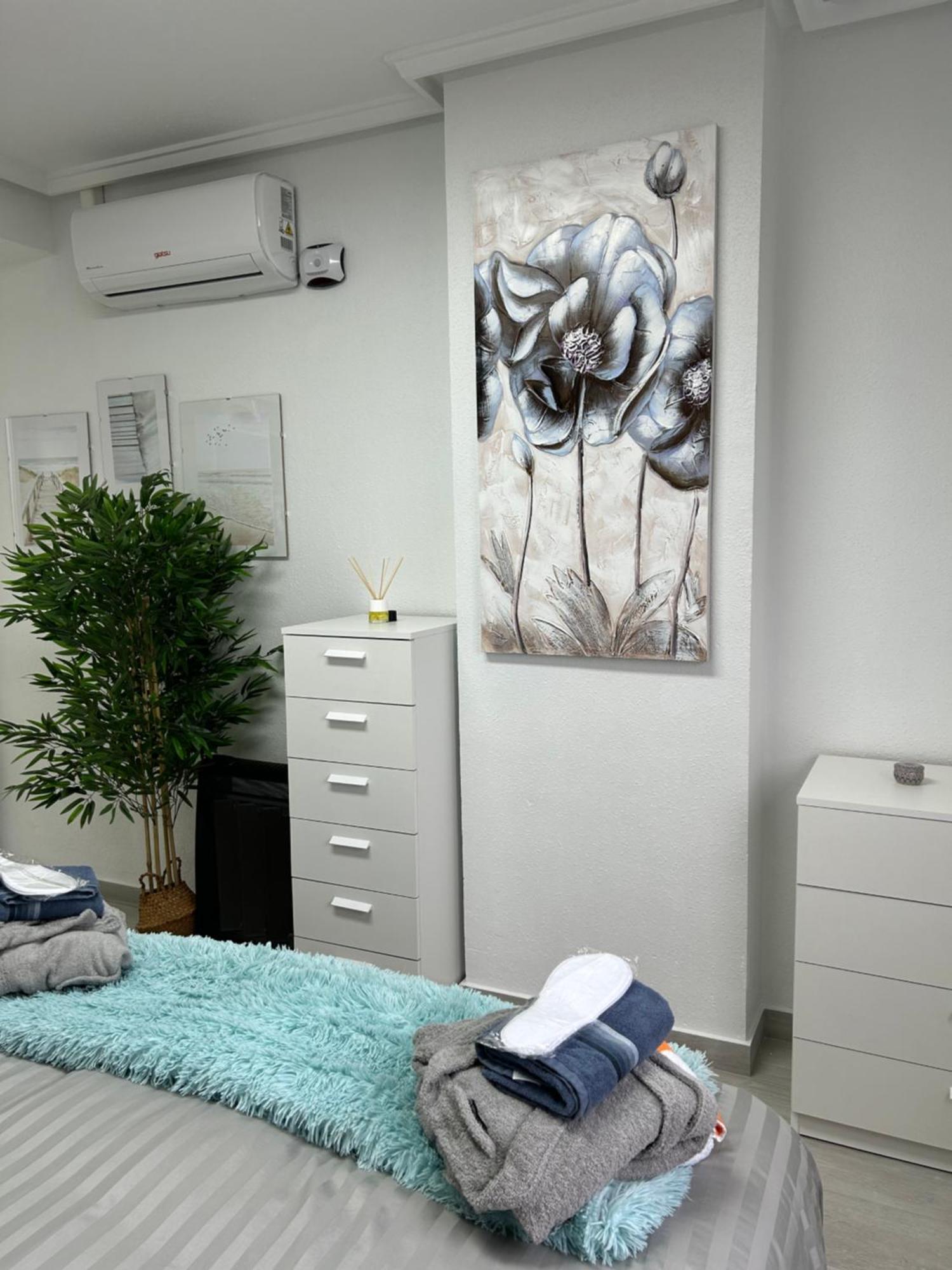 Skyline 21 Apartment Torrevieja Luaran gambar